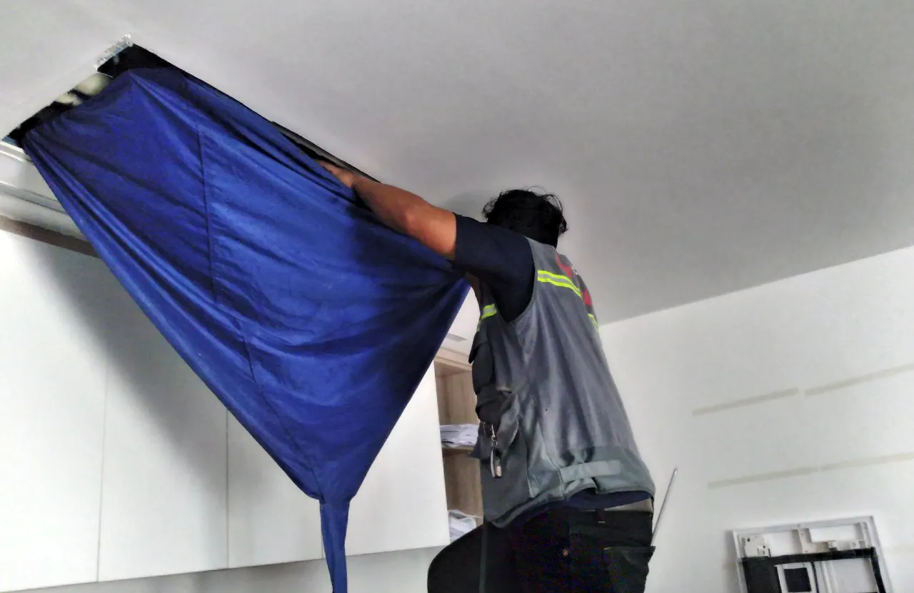 Vệ sinh máy lạnh