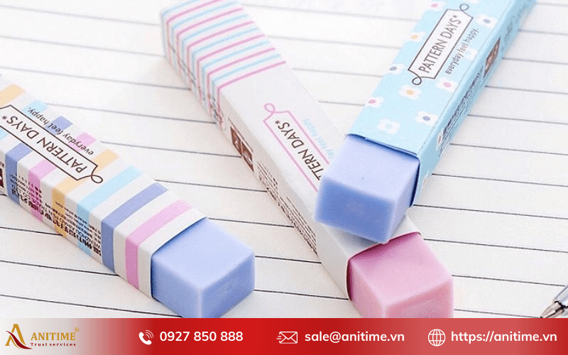 Cách gỡ keo trên kính bằng gôm bút chì