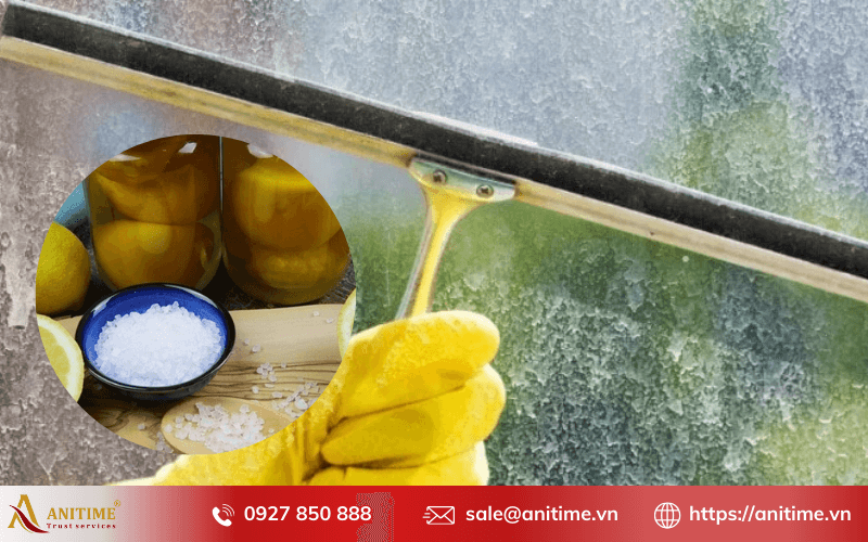 Tẩy cặn canxi trên kính bằng baking soda