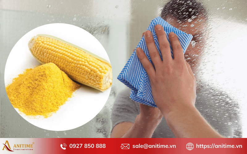 Tẩy kính bị ố, mốc bằng bột bắp