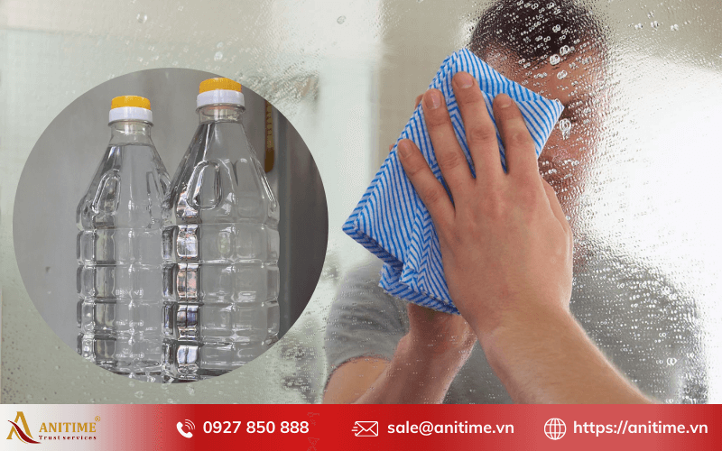 Tẩy kính bị mốc ố với rượu trắng